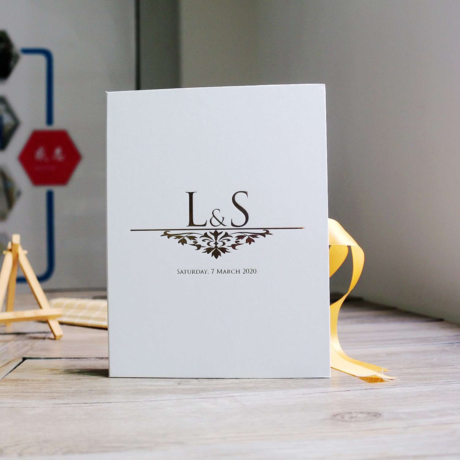 Hardcover Box Gold Mirror Acrylic Invitation Card Wedding Invitation Customized